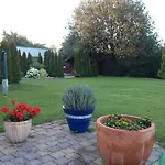 Bella *